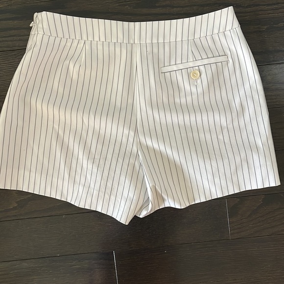 BCBG short size 0 - Picture 4 of 7